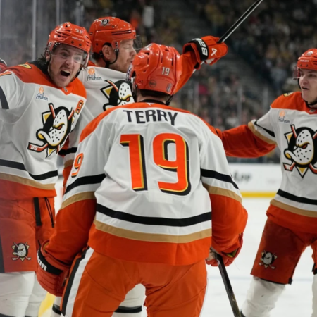 Buffalo, Montreal’e karşı seriye güvenle başladı, Anaheim ise Vegas karşısında skoru eşitledi