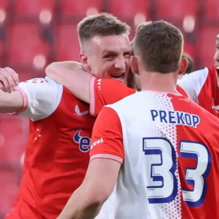 Slavia, planlanandan önce Çek şampiyonluğunu garantiledi.