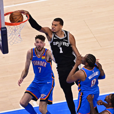 Oklahoma City, NBA yarı finallerinde San Antonio karşısında seriyi eşitledi
