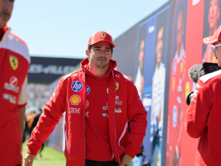 Leclerc Ferrari’de Kalıyor: Monakolu Efsanevi Takımla Sözleşmesini Uzattı