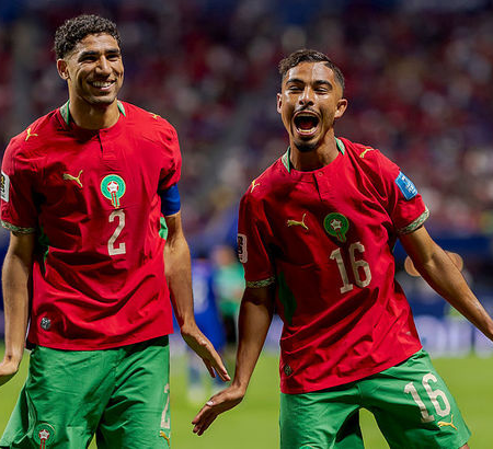 Fas, dramatik penaltı atışları sonucunda Hollanda’yı 2026 Dünya Kupası’ndan eleyerek büyük bir sansasyon yarattı.