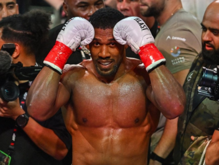 Anthony Joshua favori rakiplerini açıkladı, ancak hayranlar şüpheci yaklaşıyor