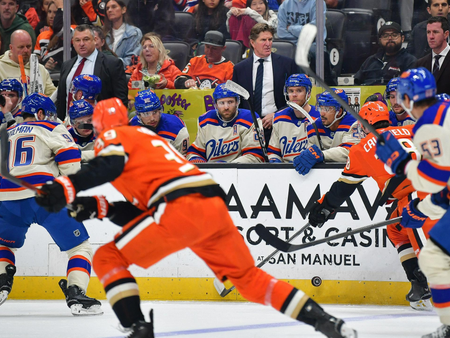 NHL: Carolina, puan tablosunun zirvesine geri döndü, Edmonton uzatmalarda galibiyeti kaptı